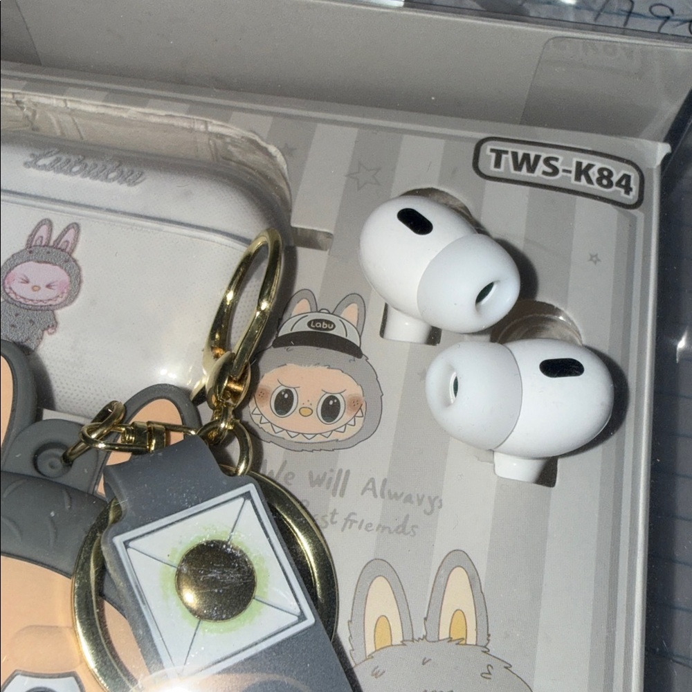 Labubu Wireless Earbuds Gift Box - Picture 3 of 6
